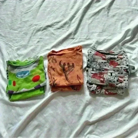 Bundle of 3 Pajama Sets: Lego Star Wars, Dinosaurs, Toy Story "Buzz" Size 4T - Picture 1 of 7